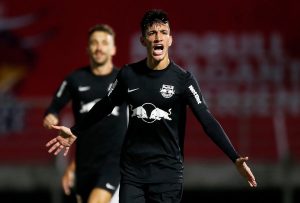 No Red Bull Bragantino, Pedrinho projeta desafio contra o Santos