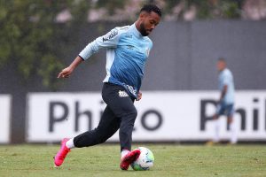 Atacante do Santos se despede da base após três anos
