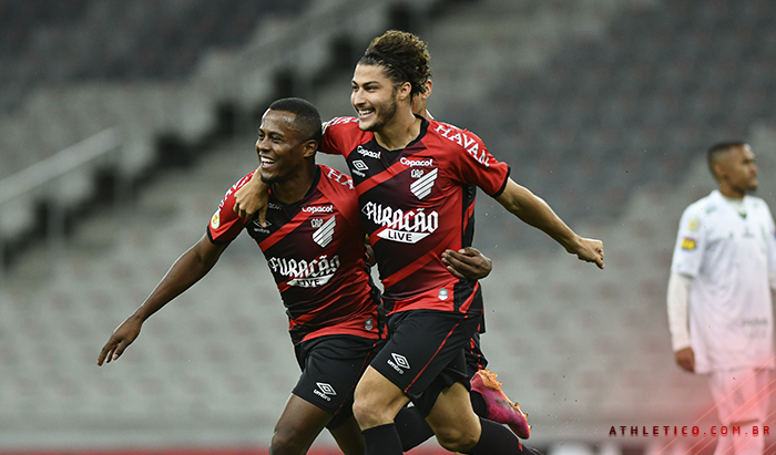 Athletico-PR vence o América-MG e estreia no Brasileirão com os três pontos