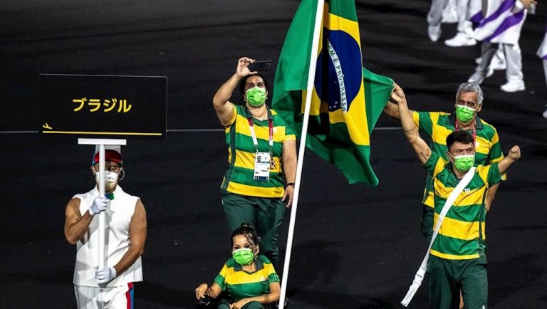 Paralímpiadas: abertura tem delegação enxuta e protesto