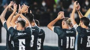 Com volta da torcida, Remo bate Náutico na Série B