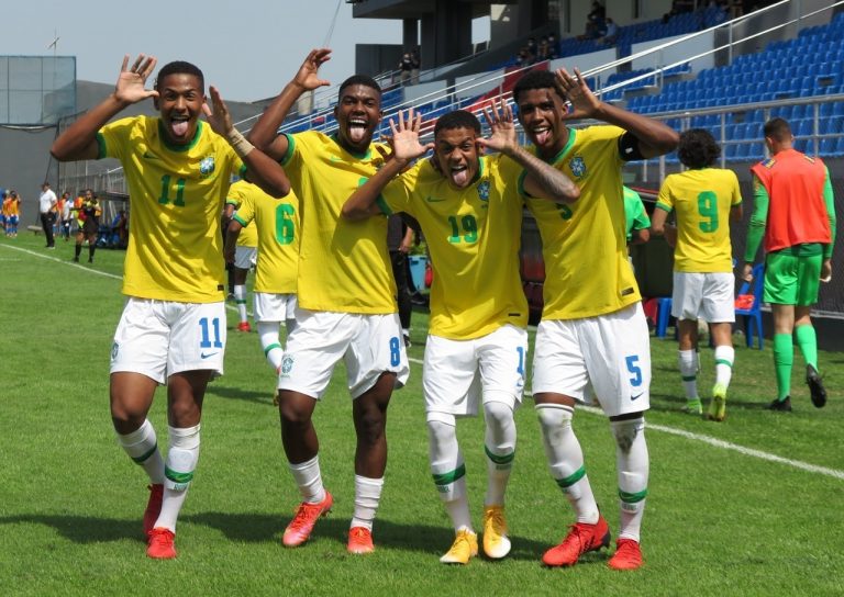 Atletas da Seleção Brasileira sub-17 brilham em campo
