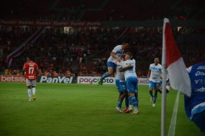 Internacional empata com Novo Hamburgo e é vaiado em casa