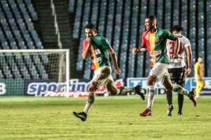 Sampaio Corrêa bate Brusque e vence a 1ª na Série B