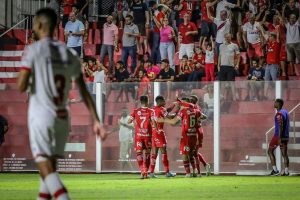 Vila Nova bate Náutico e vence a primeira na Série B