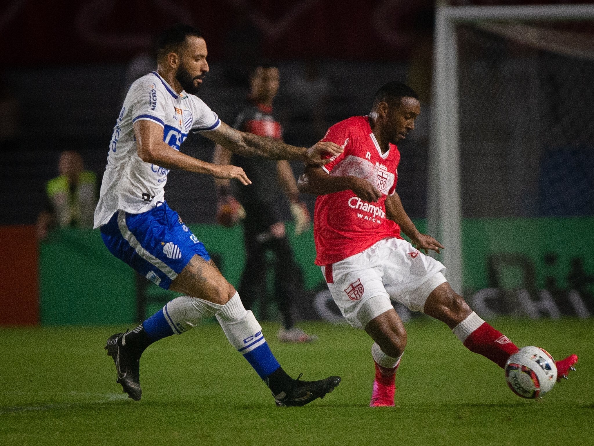 CRB e CSA empatam em clássico morno no Rei Pelé