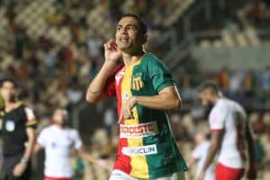 Pimentinha brilha e Sampaio vence o Náutico