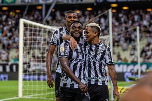 Ceará x Coritiba empatam no Castelão