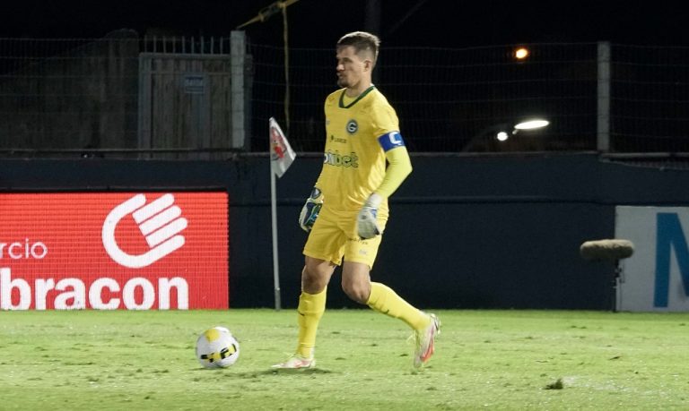 Tadeu comemora classificação do Goiás na Copa do Brasil