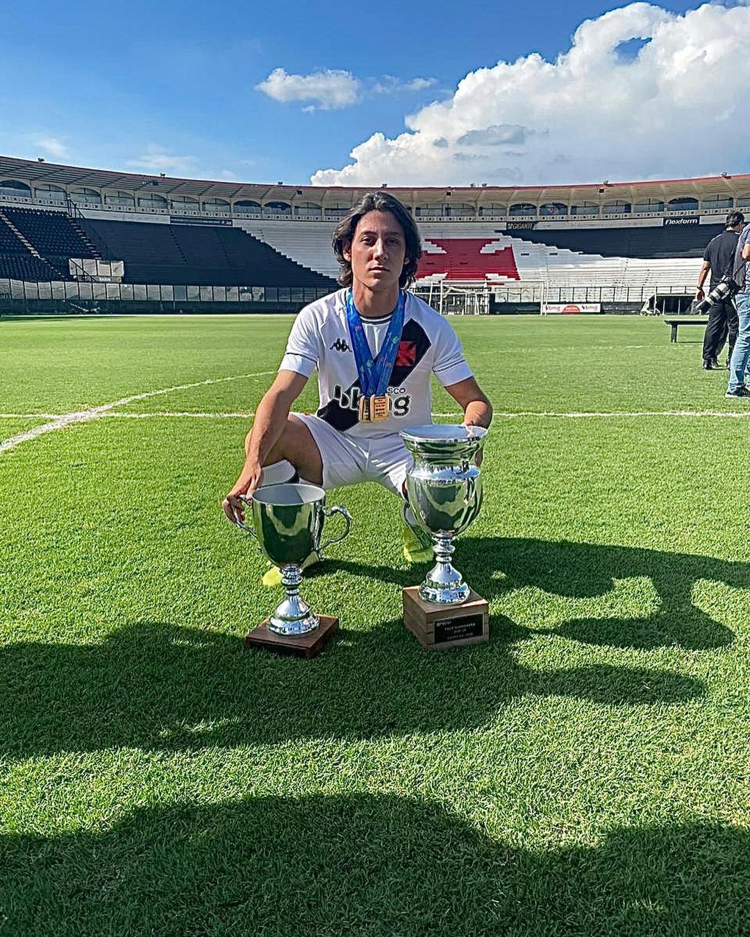 Ponte Preta encaminha contratação de meia do Vasco