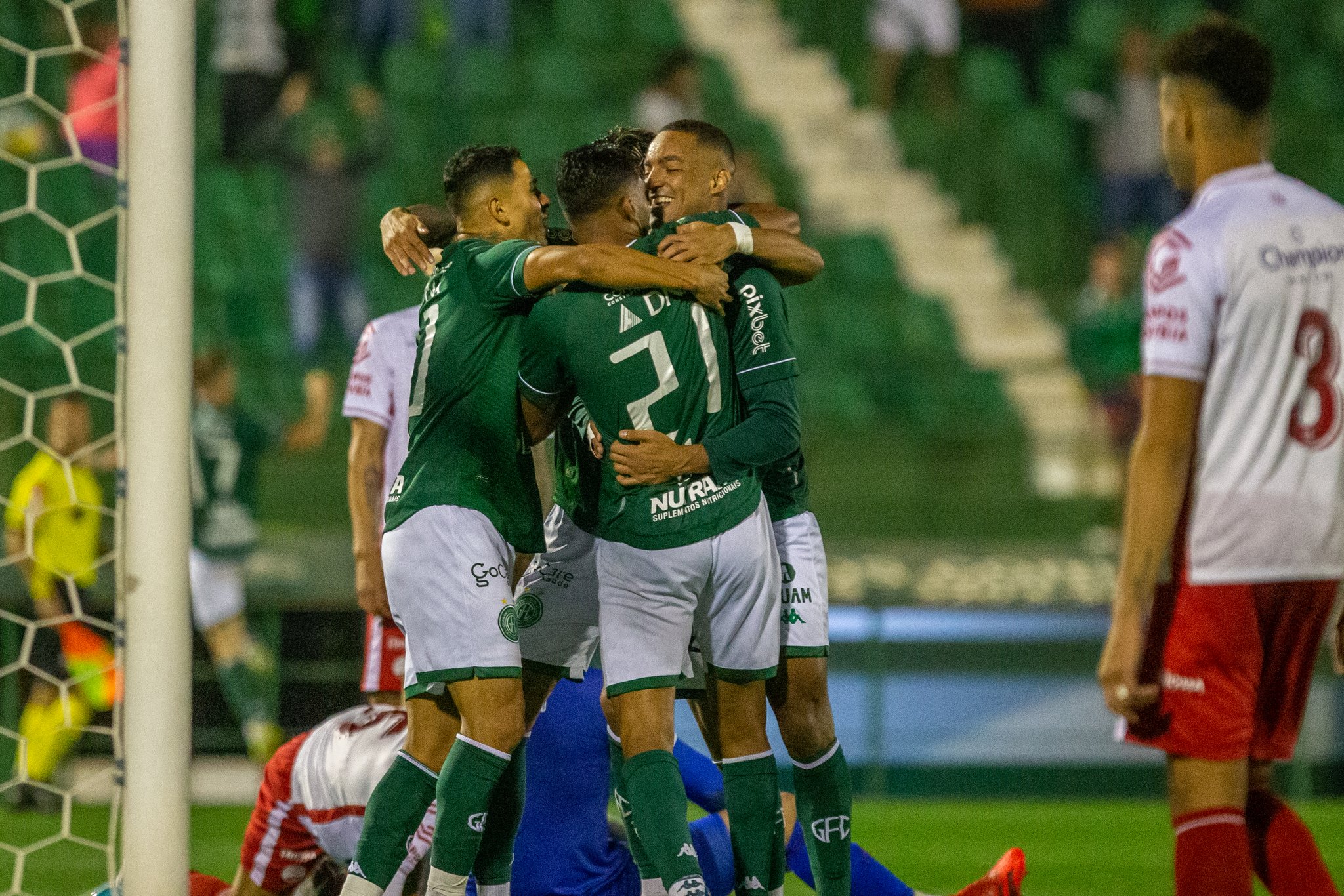 Guarani vence o Náutico e está perto de sair do Z4