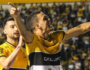 Criciúma vence e deixa o Náutico em desespero