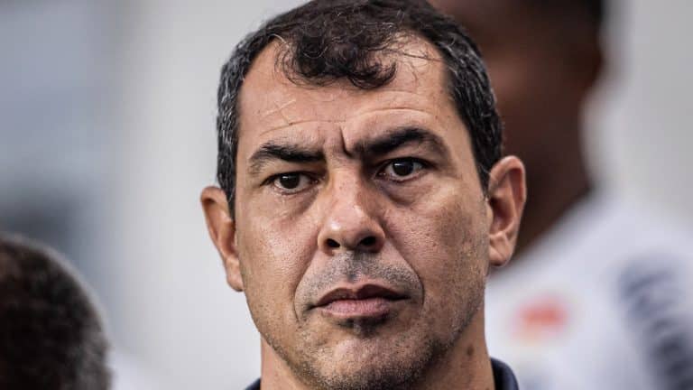 Santos: Fábio Carille pode perder atleta para a sequência do Paulistão