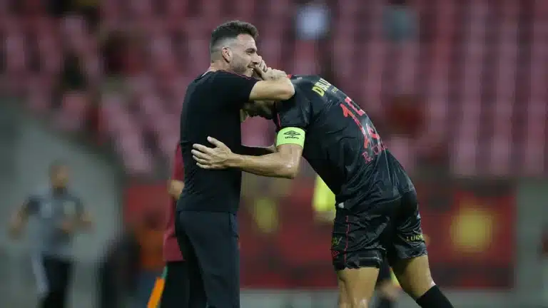 Thyere comemora classificação do Sport na Copa do Nordeste