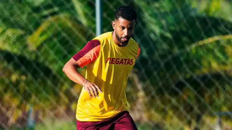 Vai entrar em campo quando? Jorge vive expectativa de estreia na Série B