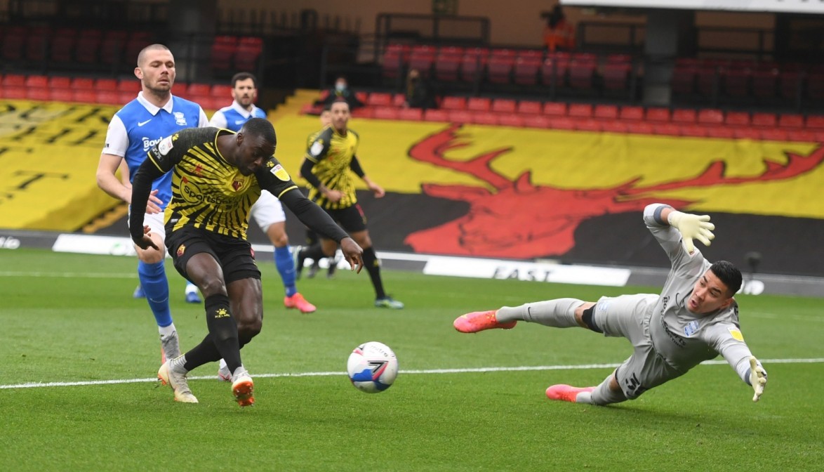 Watford vence o Birmingham em casa e se aproxima um pouco mais da